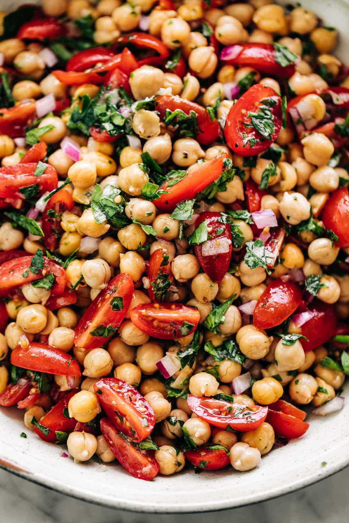 No-Cook Chickpea Tomato Salad: A Healthy, Filling Meal in Minutes